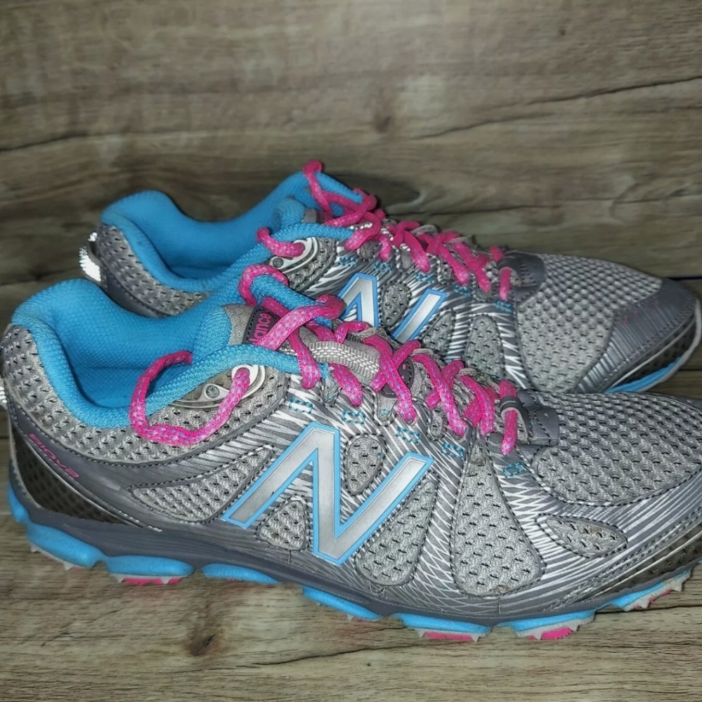 Womens New Balance 810 V2 Gem